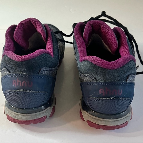 Ahnu by Teva Women’s Waterproof Hiking Shoes | Approx. Size 9-9.5 | Vibram Sole - Picture 7 of 14